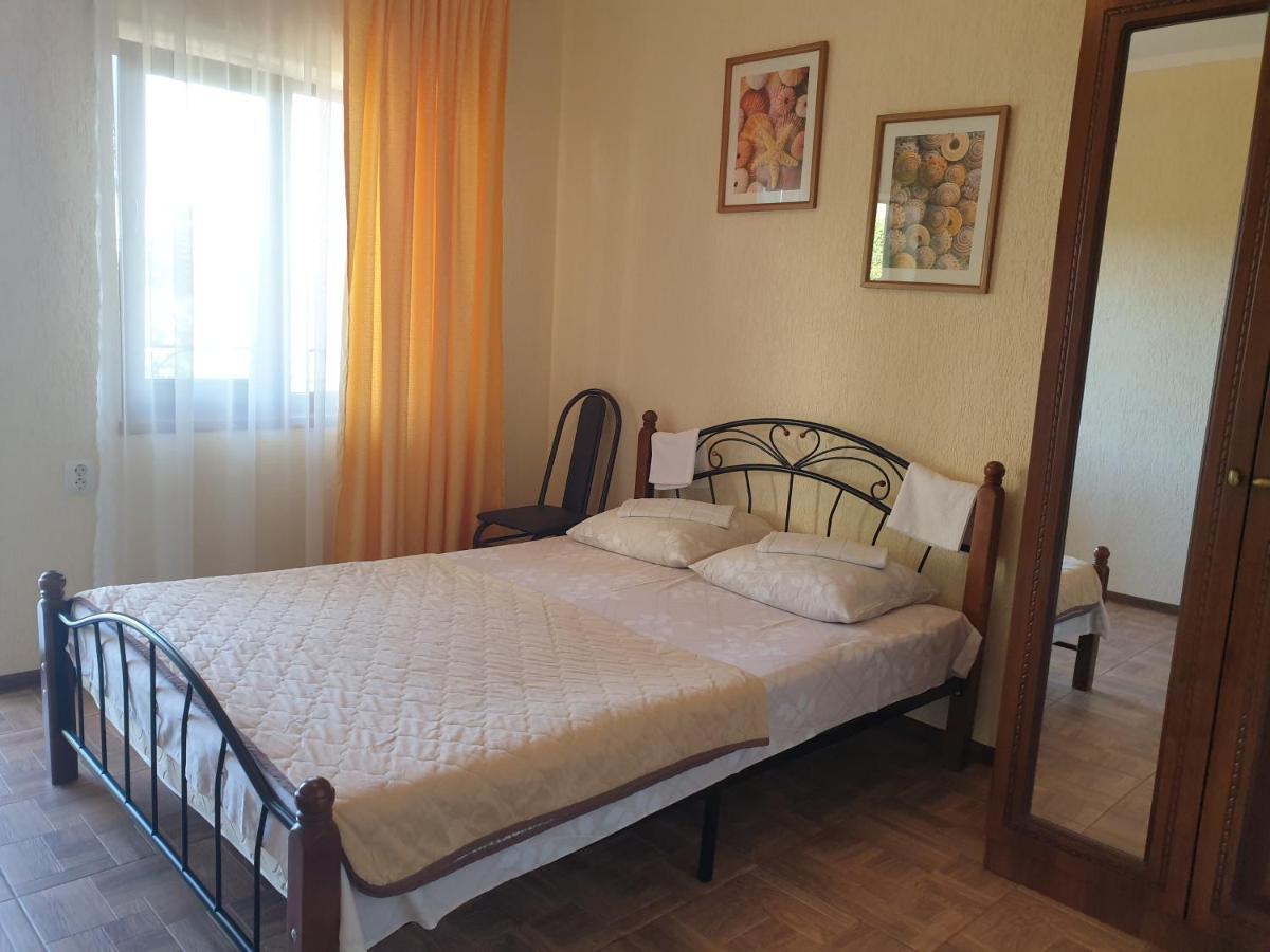 Guest House Lykhny Gagra Eksteriør billede